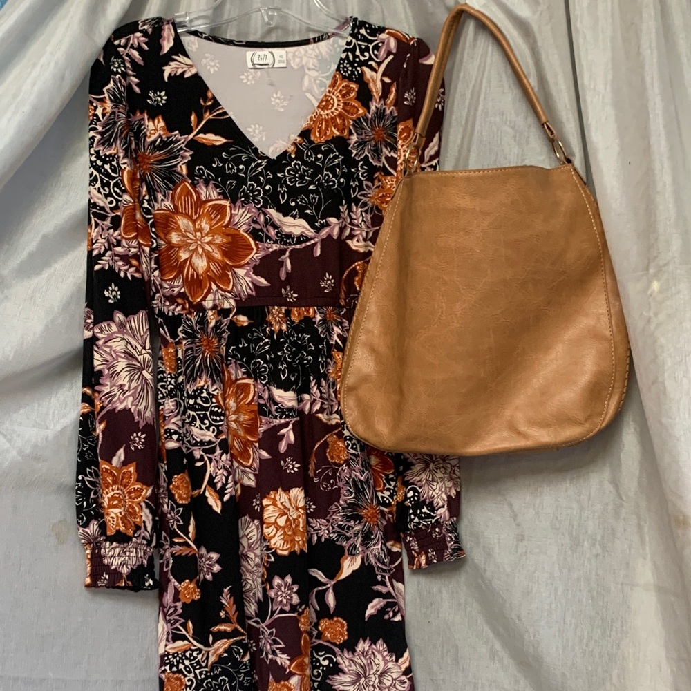Casual Shoulder Bag in Tan - Spacious Everyday Tote